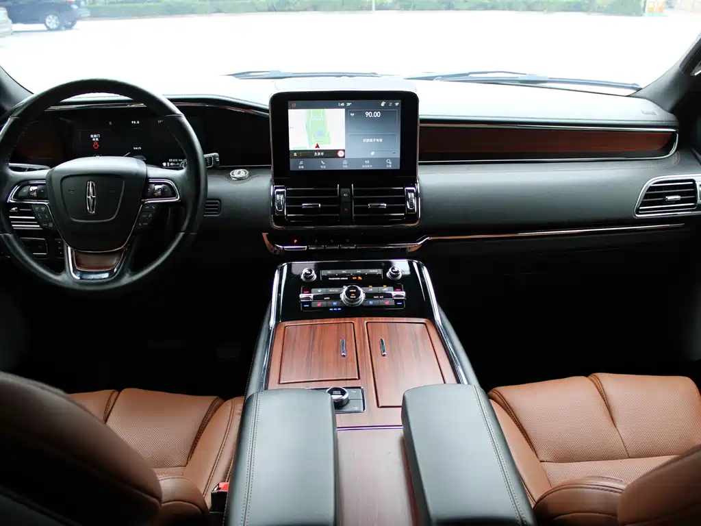 Lincoln Navigator 2021 — фото 10