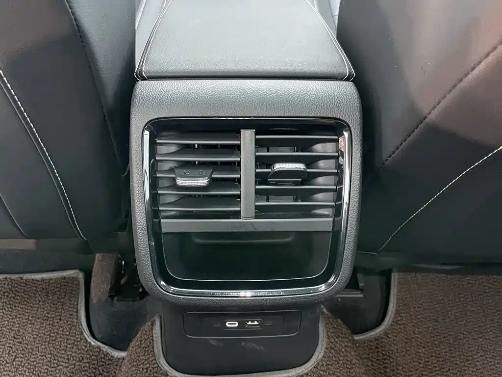 Skoda Octavia 2022 — фото 26