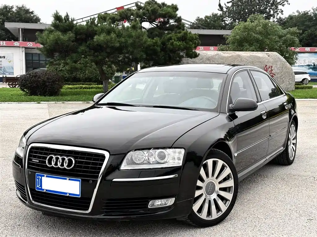Audi A8 2010 — фото 3