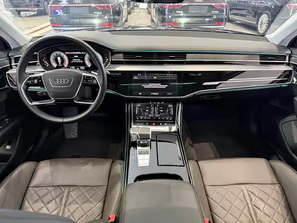 Audi A8 2022