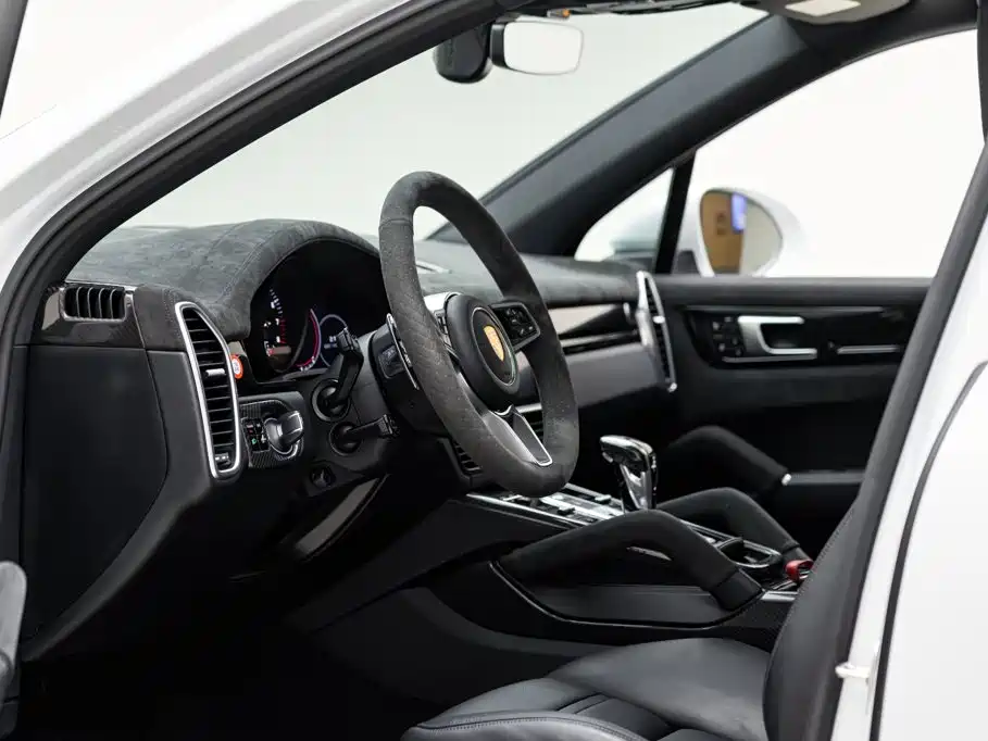 Porsche Cayenne 2018 — фото 10