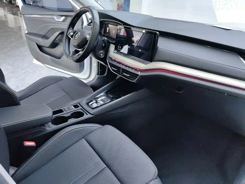 Skoda Octavia 2023 — фото 12