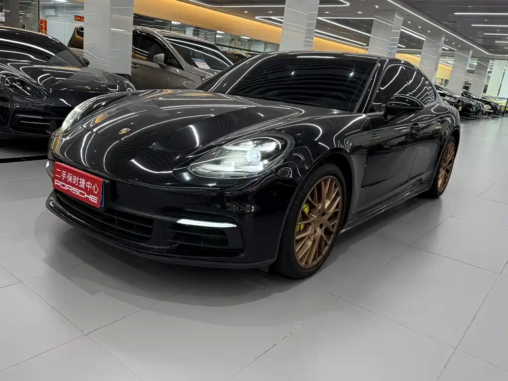 Porsche Panamera 2020 — фото 1