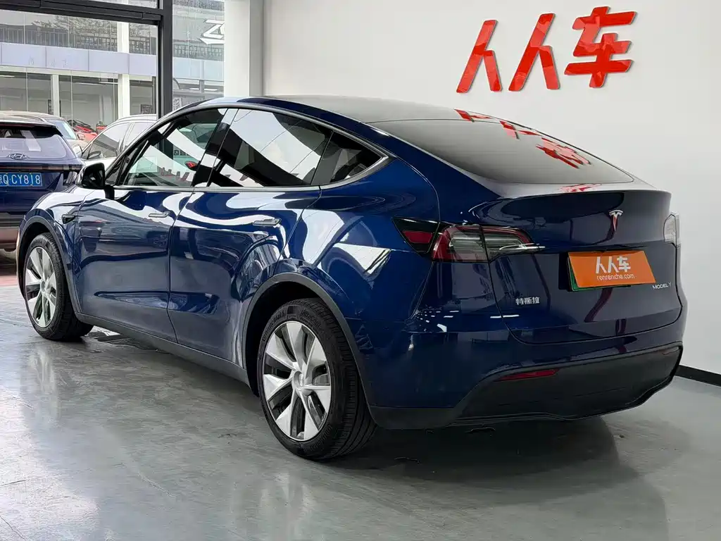 Tesla Model Y 2021 — фото 15