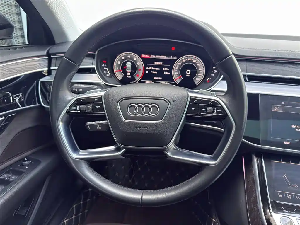 Audi A8 2021 — фото 7
