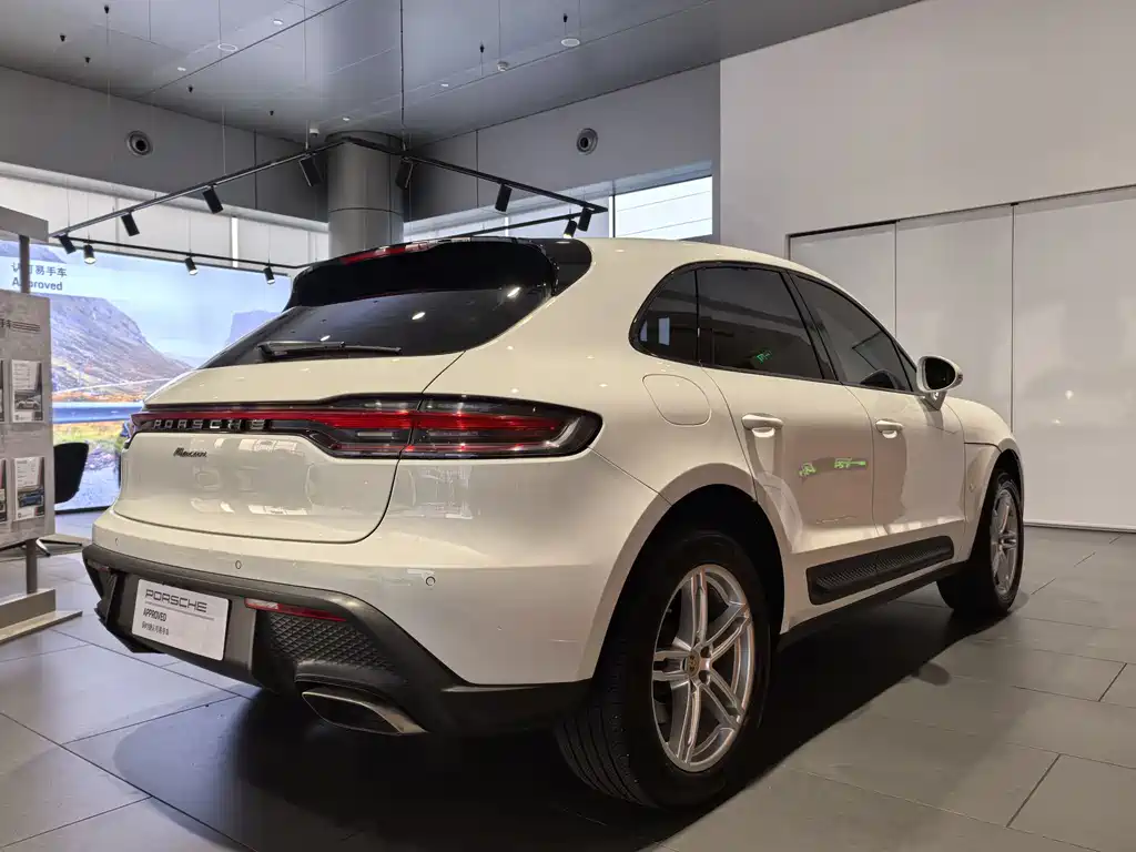 Porsche Macan 2023 — фото 9