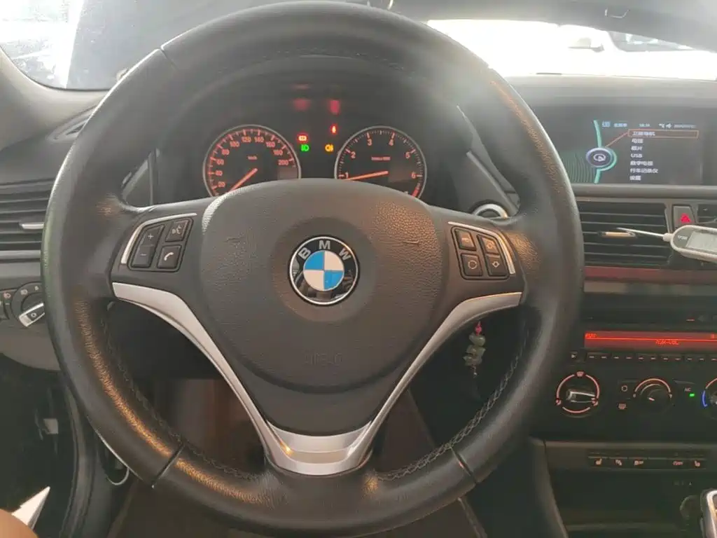 BMW X1 2016 — фото 11