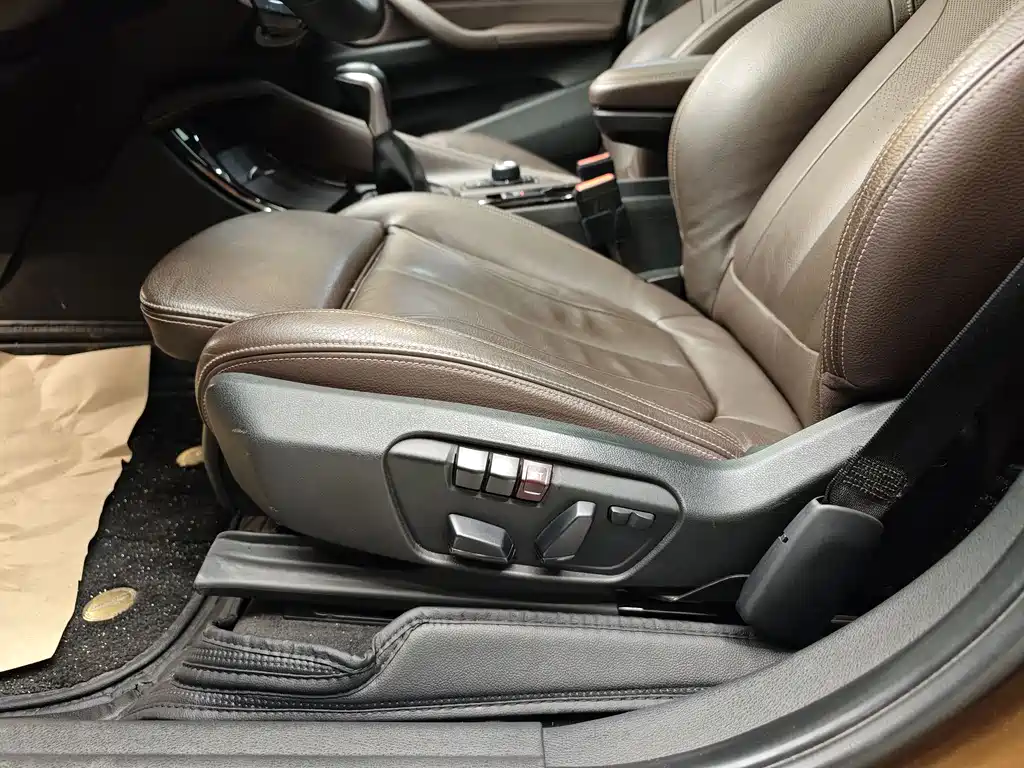 BMW X1 2017 — фото 10