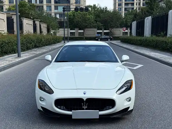 Maserati Granturismo 2011