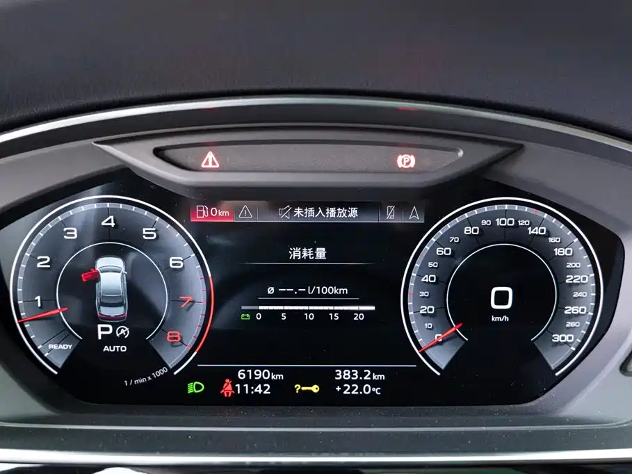 Audi A8 2025 — фото 13