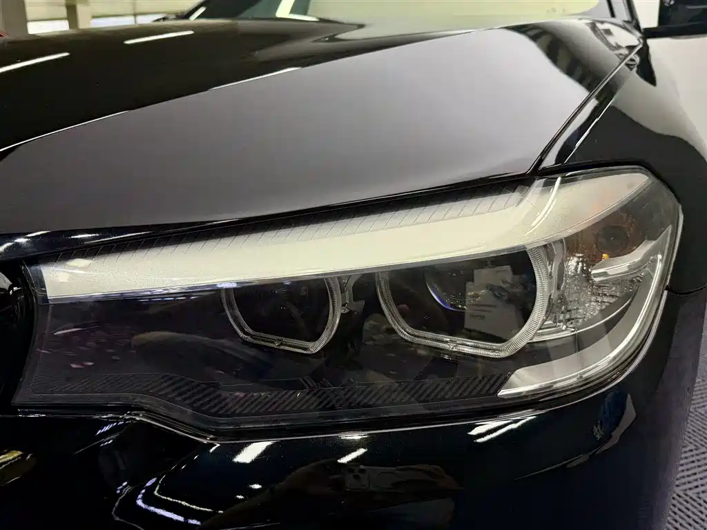 BMW 5 Series 2018 — фото 5