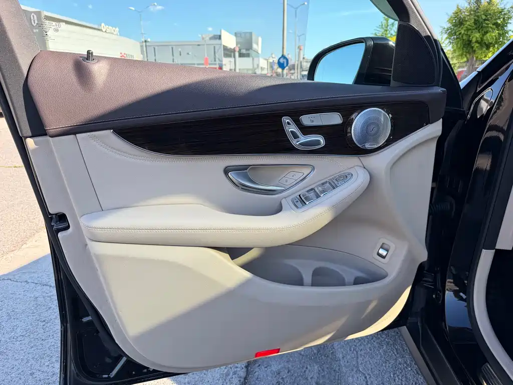 Mercedes-Benz GLC 2018 — фото 10