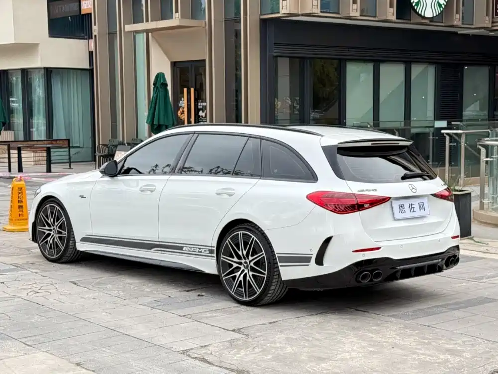 Mercedes-Benz C-Class AMG 2025 — фото 23