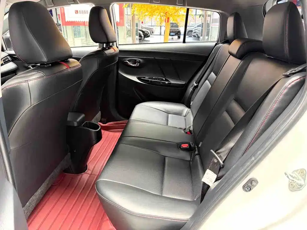 Toyota Yaris L 2022