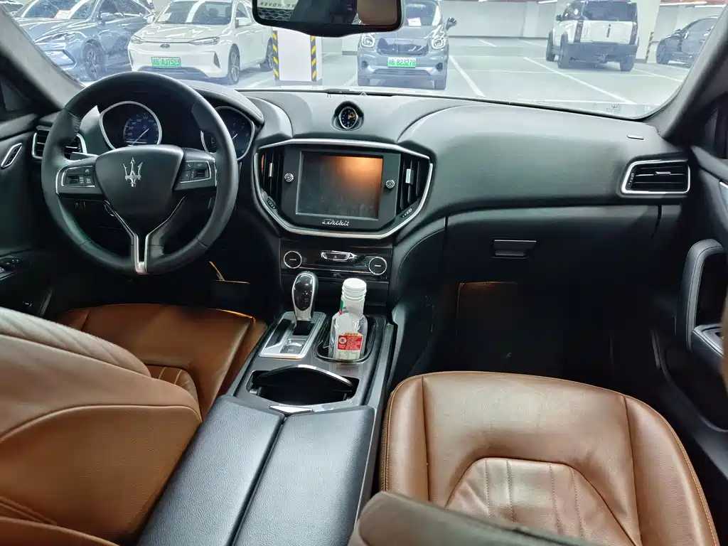 Maserati Ghibli 2015 — фото 6