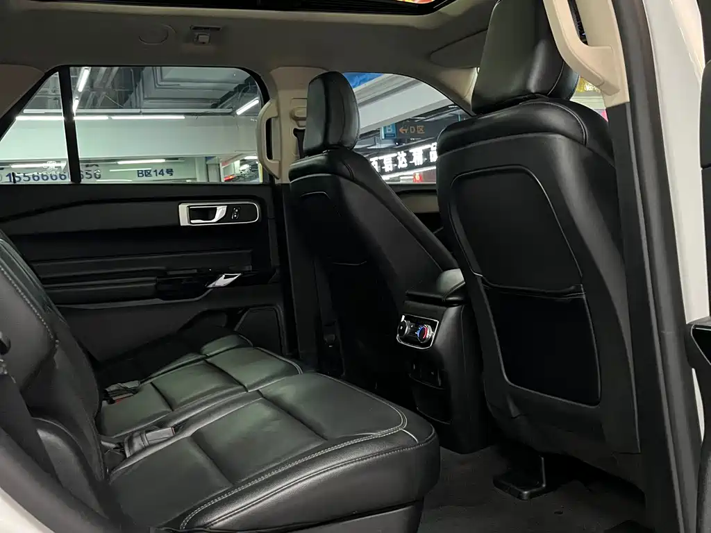 Ford Explorer 2021 — фото 14