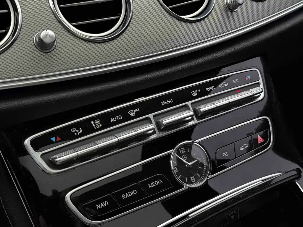 Mercedes-Benz E-Class 2017 — фото 10
