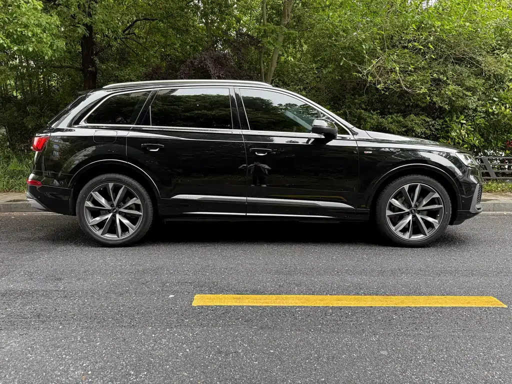 Audi Q7 2023 — фото 2