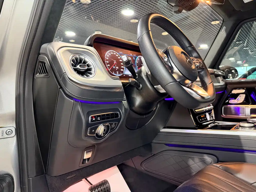 Mercedes-Benz G-Class 2023 — фото 14