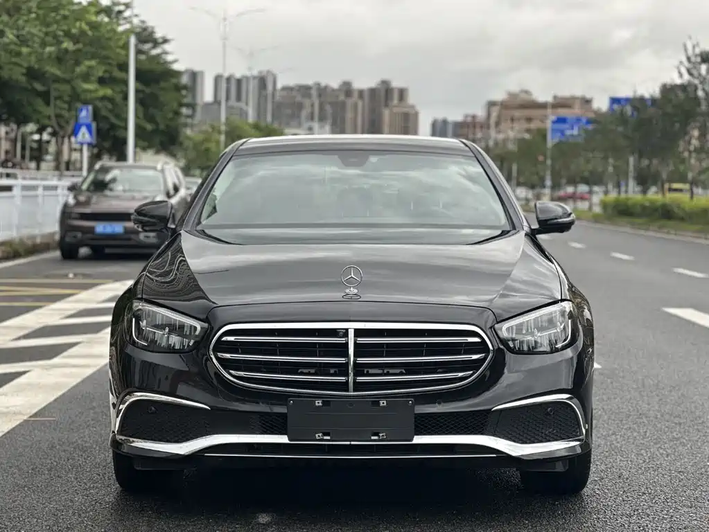 Mercedes-Benz E-Class 2023 — фото 11