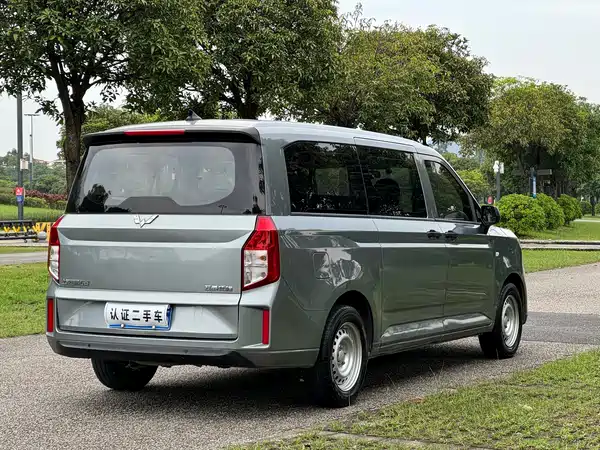 Wuling Journey 2022