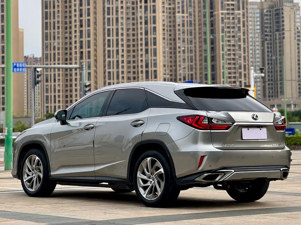 Lexus RX 2018 — фото 11