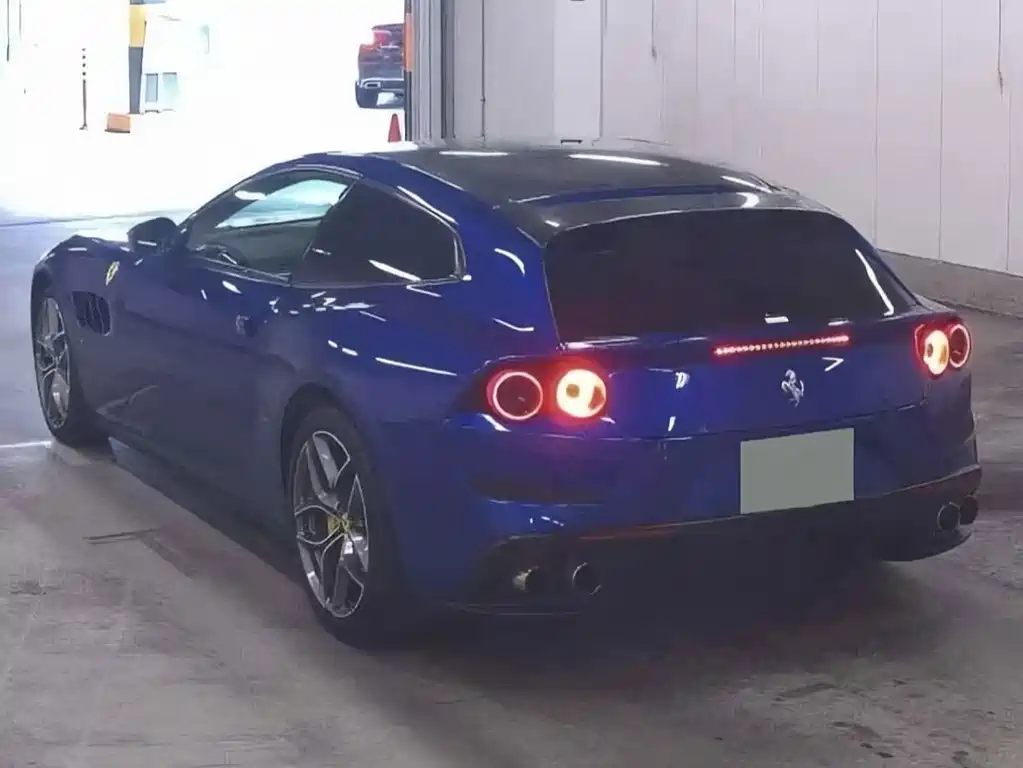 Ferrari GTC4Lusso 2018 — фото 5