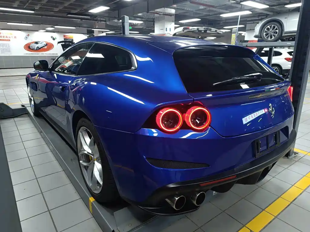 Ferrari GTC4Lusso 2018 — фото 4