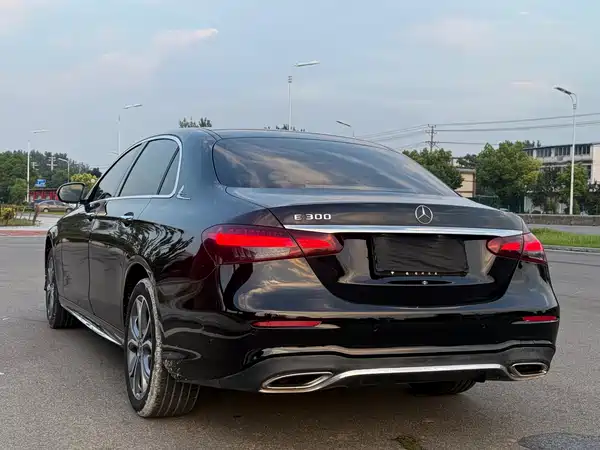 Mercedes-Benz E-Class 2022