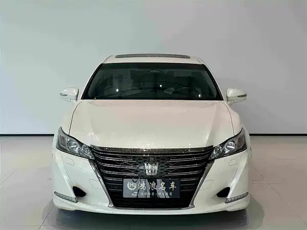 Toyota Crown 2019