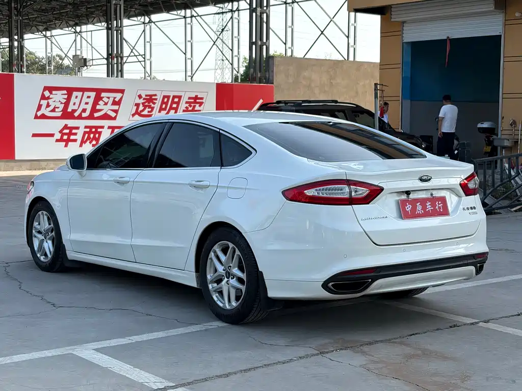 Ford Mondeo 2014 — фото 18