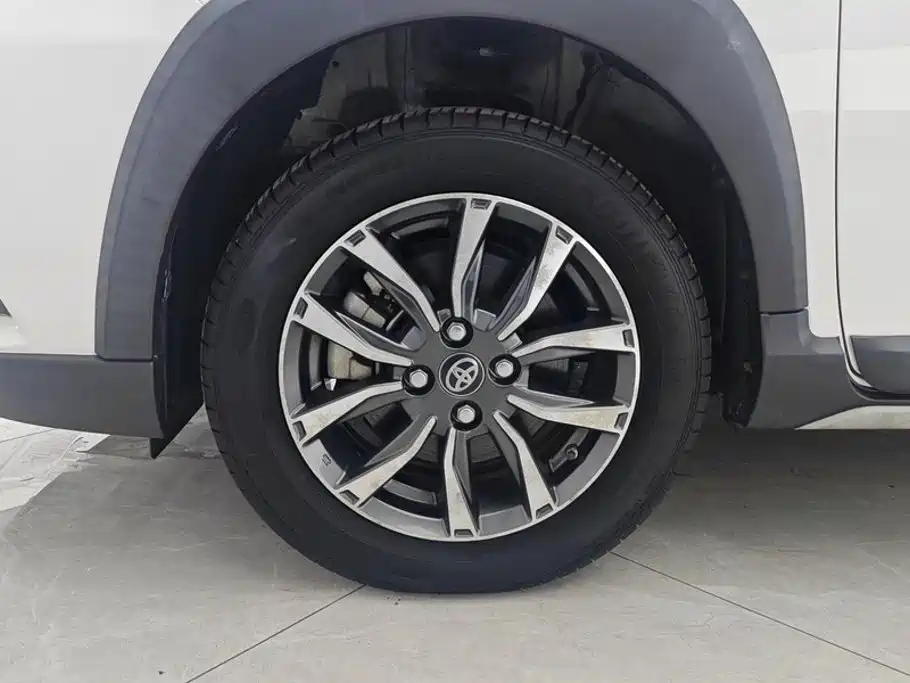 Toyota Yaris L 2020 — фото 6