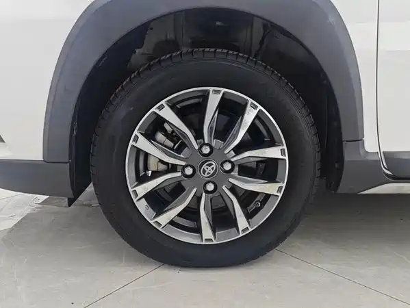 Toyota Yaris L 2020