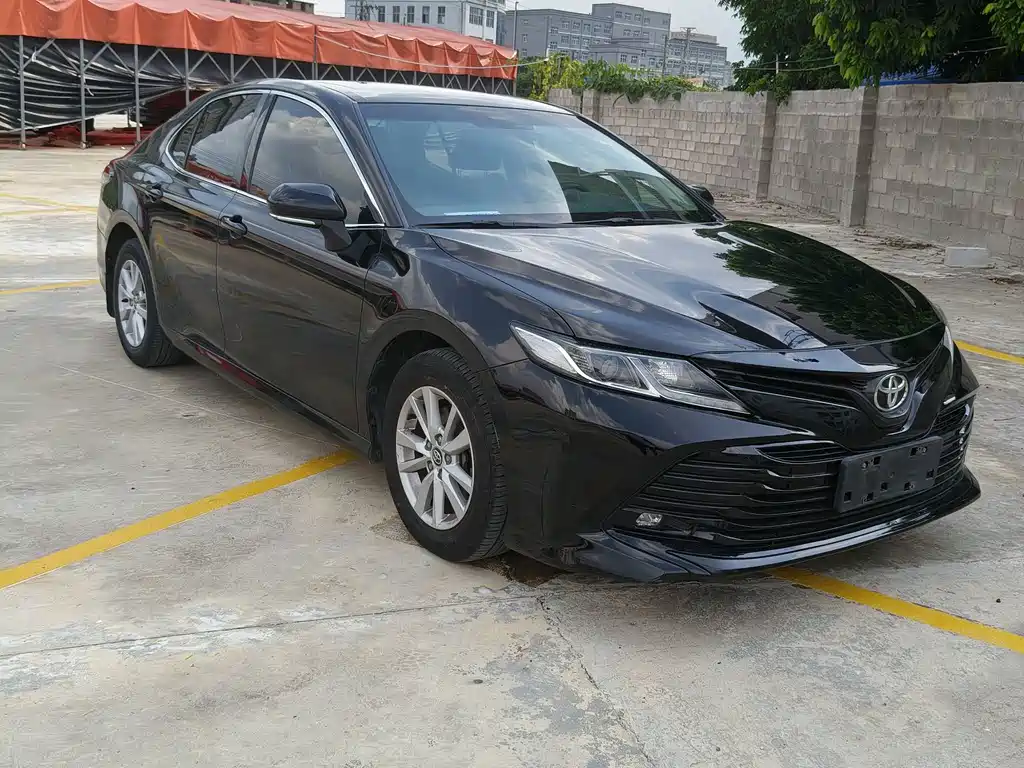 Toyota Camry 2018 — фото 3