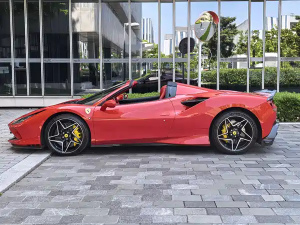 Ferrari F8 2020