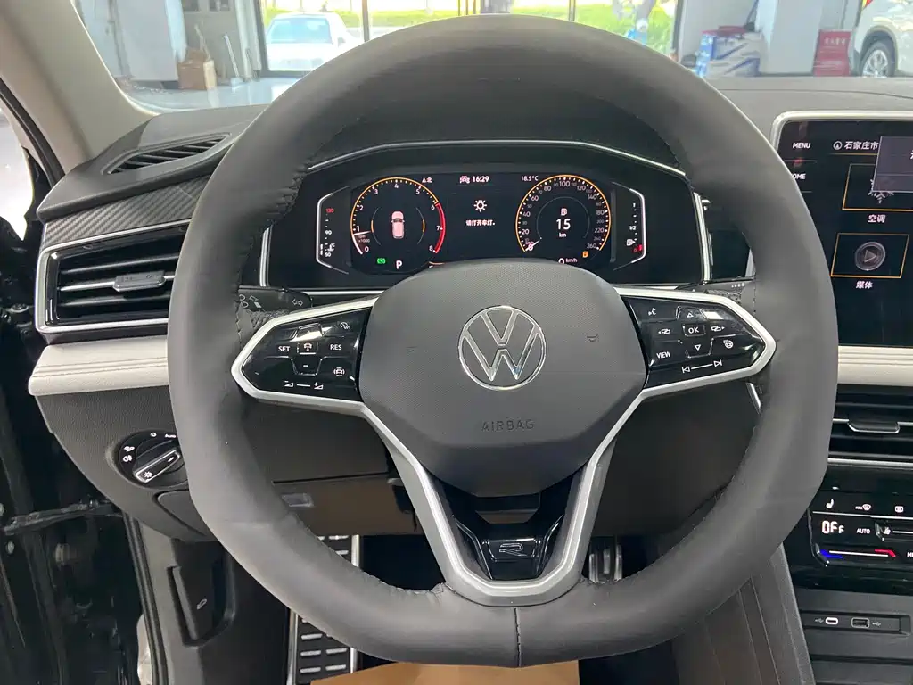 Volkswagen Tiguan L 2021 — фото 14