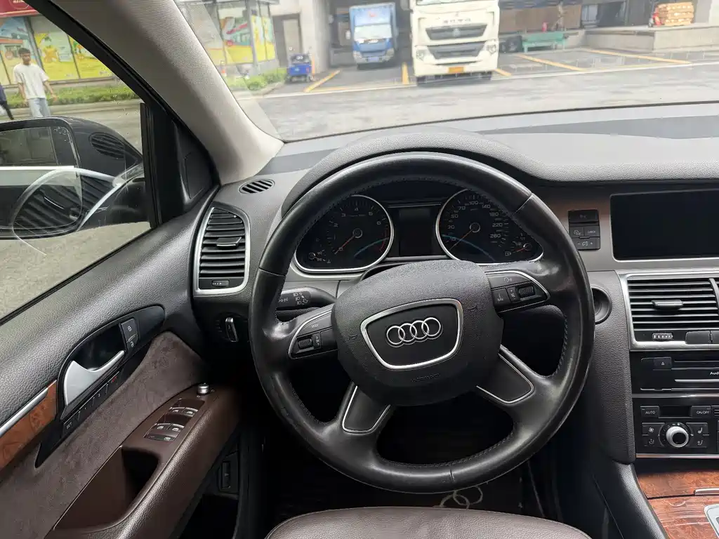Audi Q7 2015 — фото 4