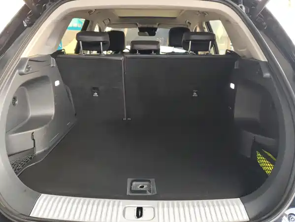 Hongqi HS5 2023