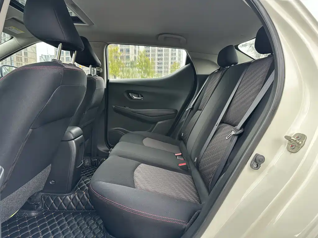 Nissan Bluebird 2019 — фото 10