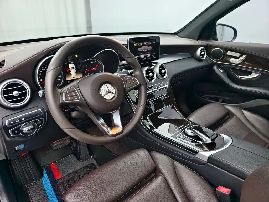 Mercedes-Benz GLC 2018 — фото 10