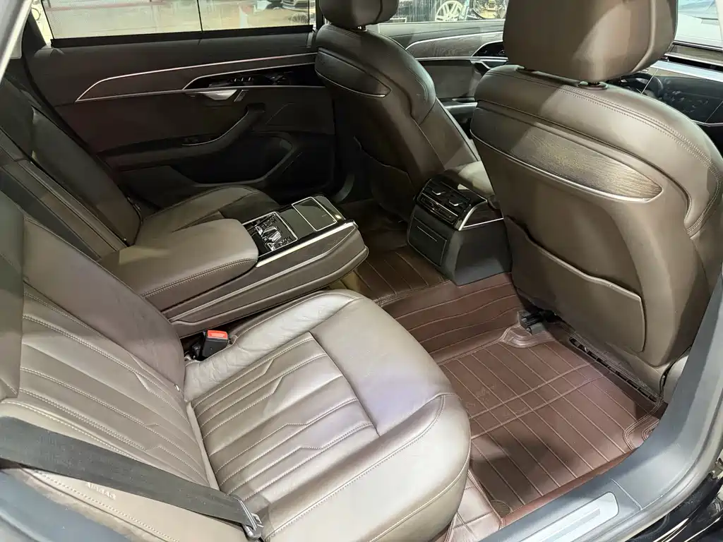 Audi A8 2023