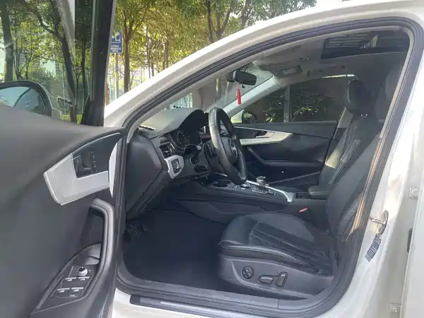 Audi A4L 2017
