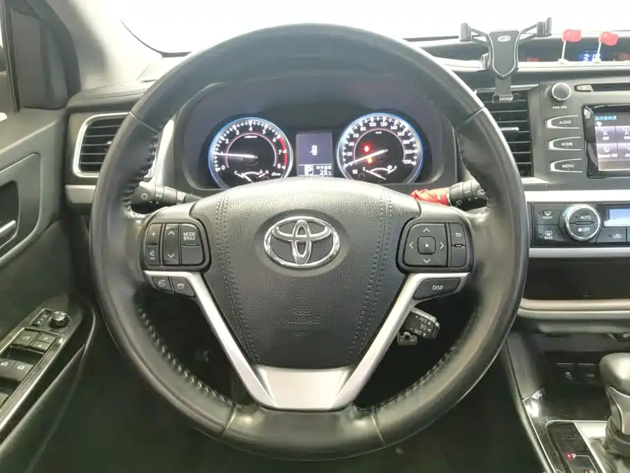 Toyota Highlander 2018 — фото 15