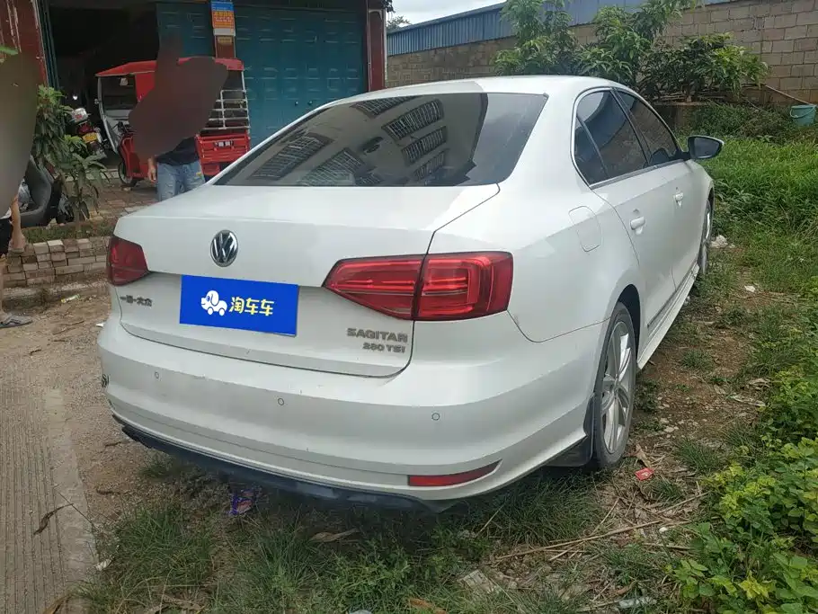 Volkswagen Sagitar 2018