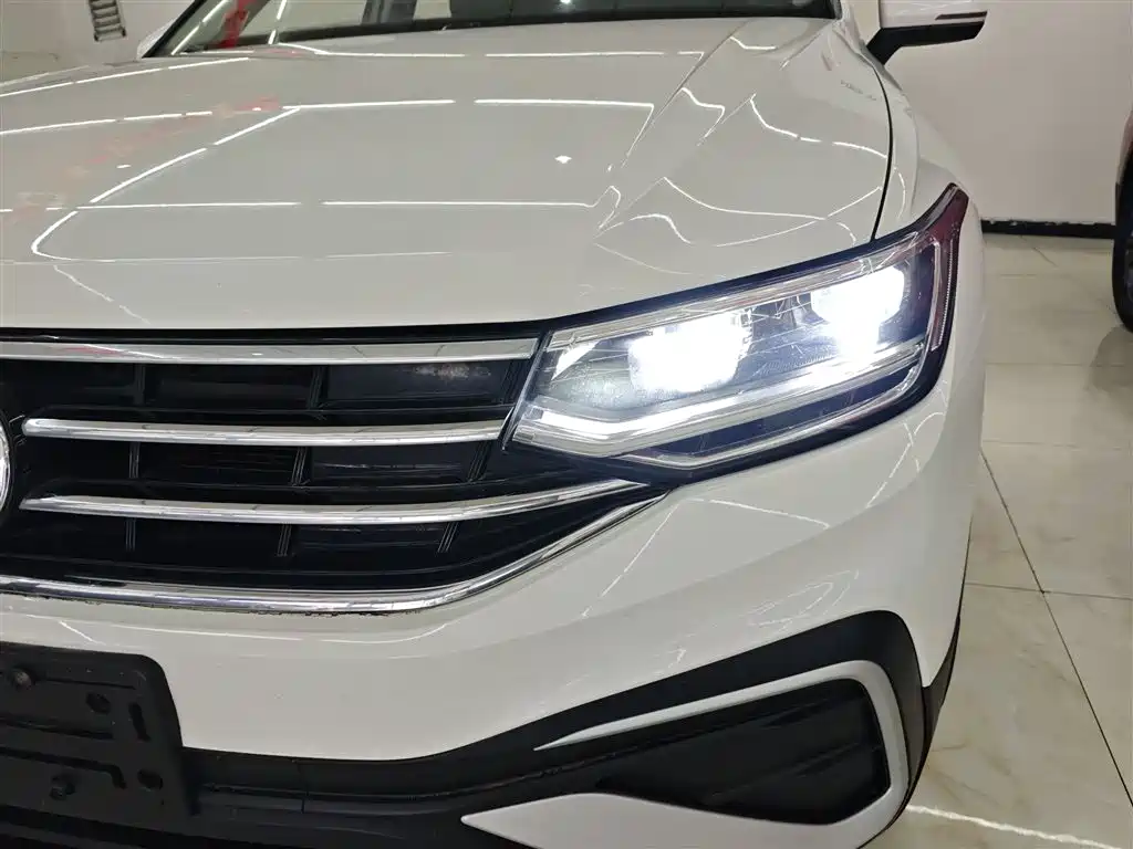 Volkswagen Tiguan L 2022 — фото 24