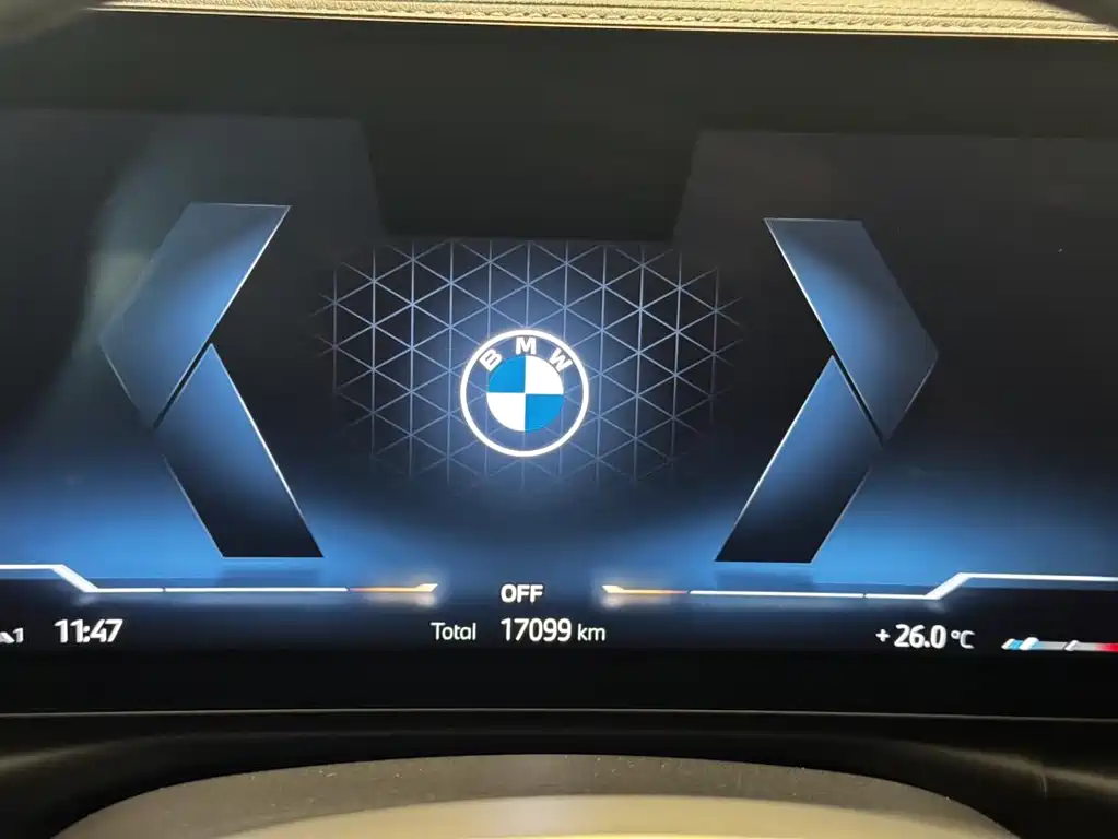 BMW 3 Series 2025 — фото 9