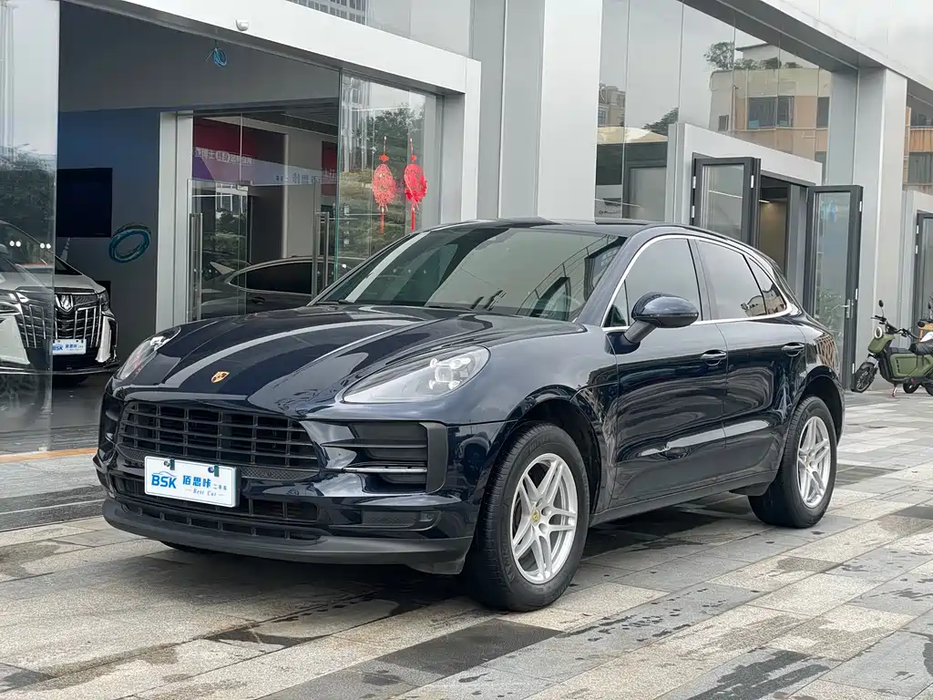 Porsche Macan 2019 — фото 1