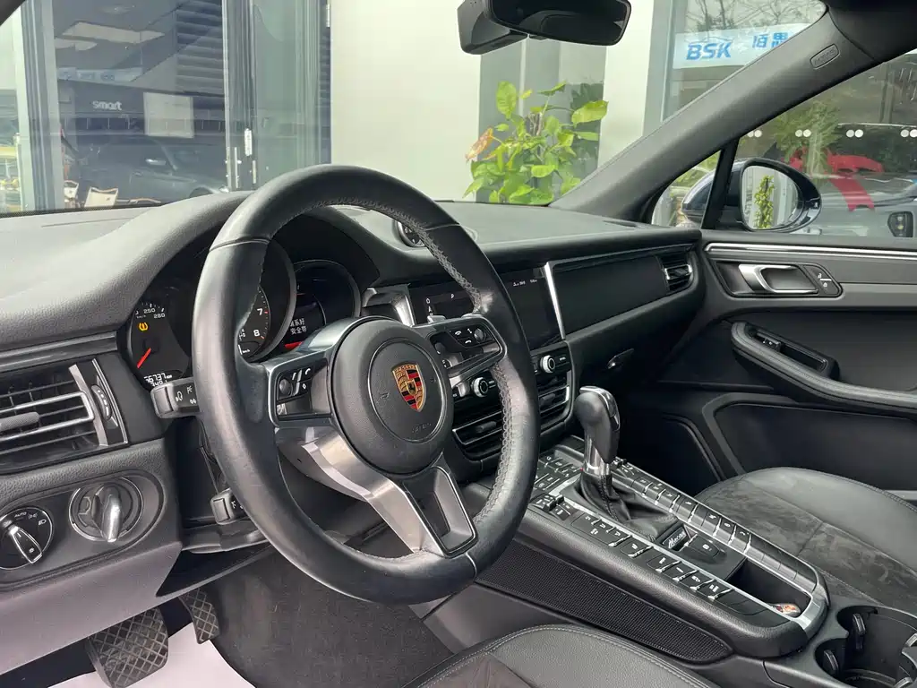 Porsche Macan 2019 — фото 6