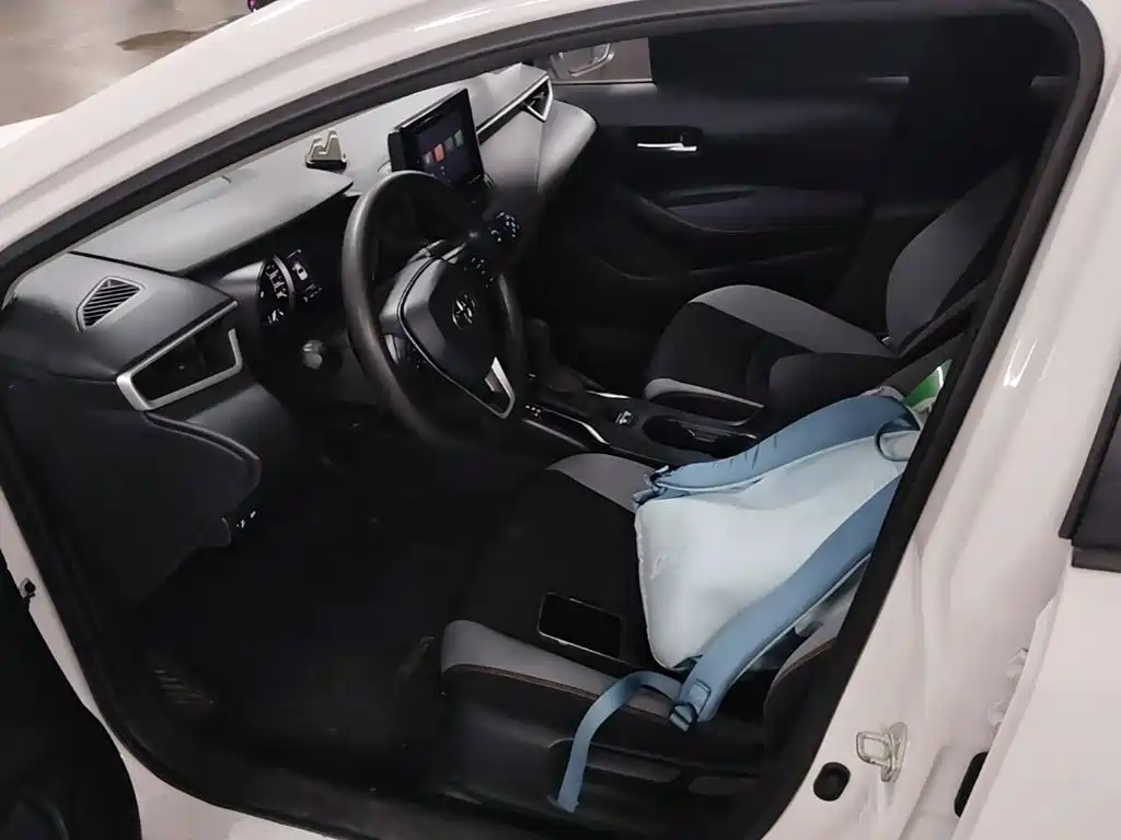 Toyota Corolla 2023 — фото 15