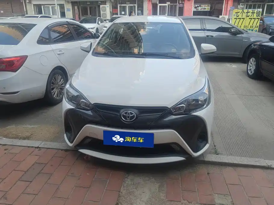 Toyota Yaris L 2021